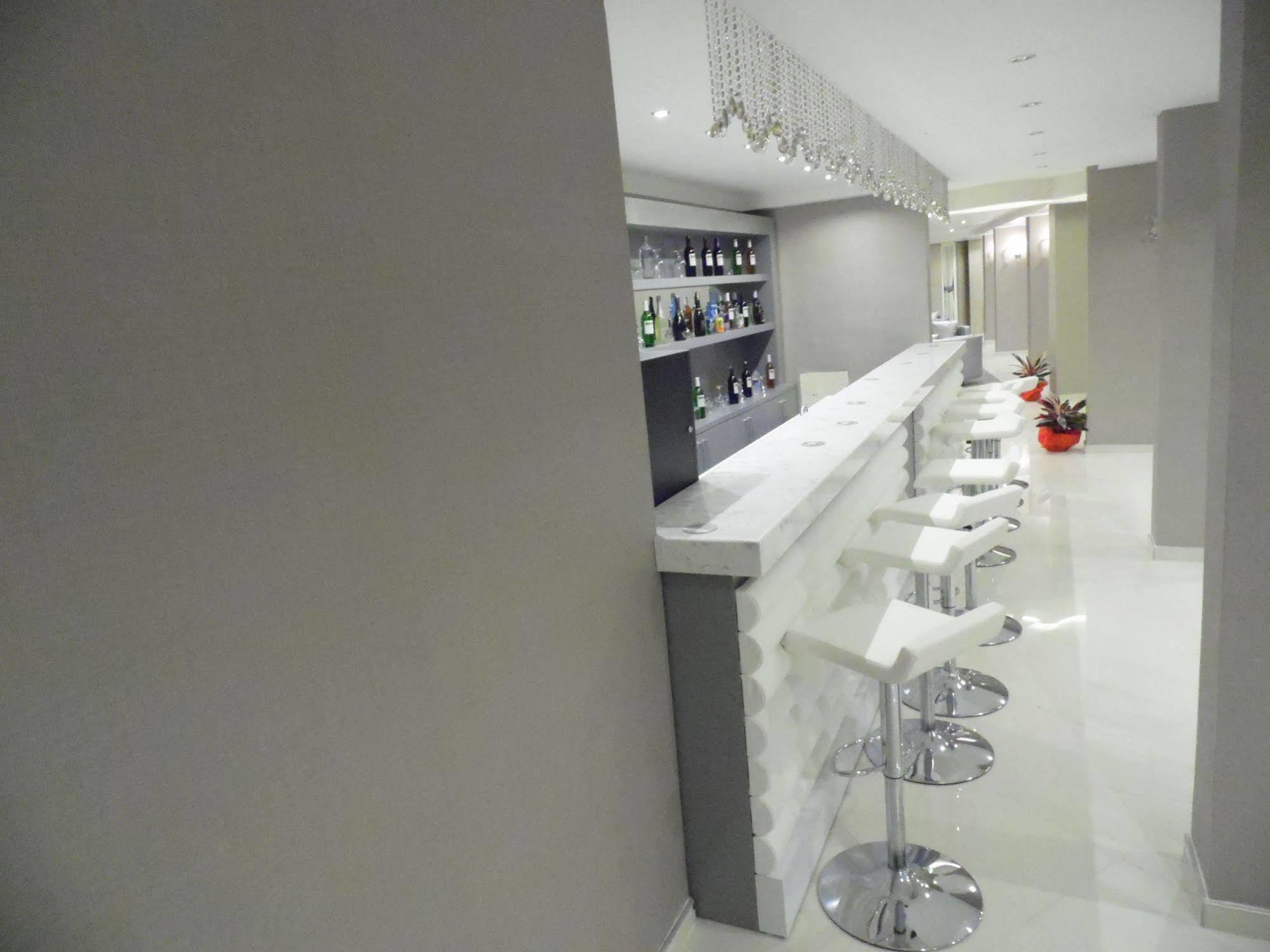 Winecity Hotel 뎀레 외부 사진