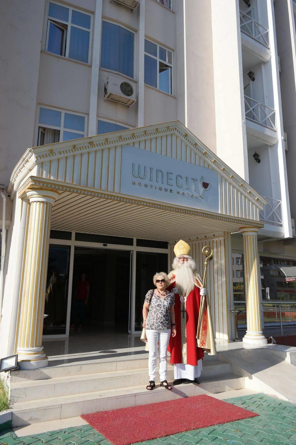 Winecity Hotel 뎀레 외부 사진