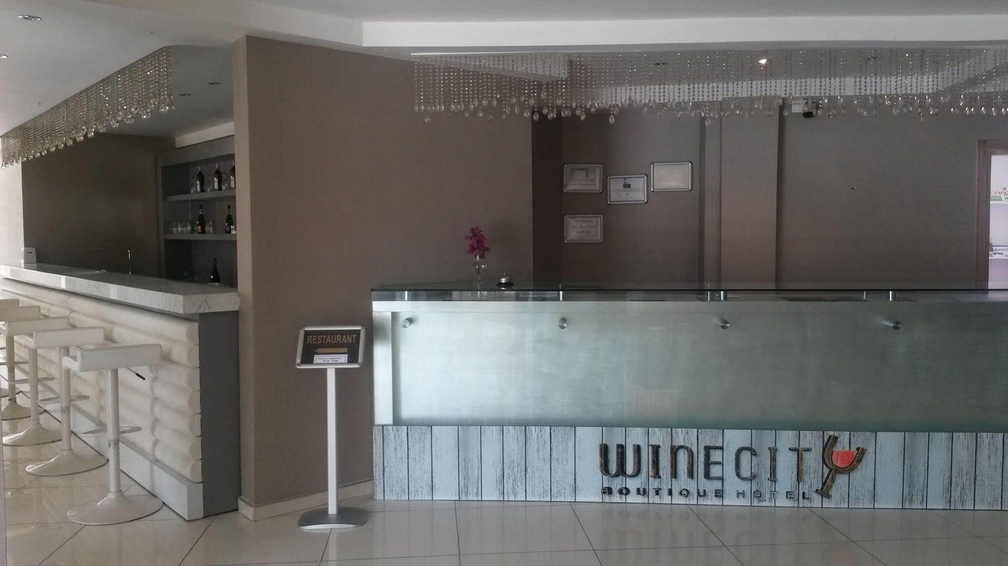 Winecity Hotel 뎀레 외부 사진