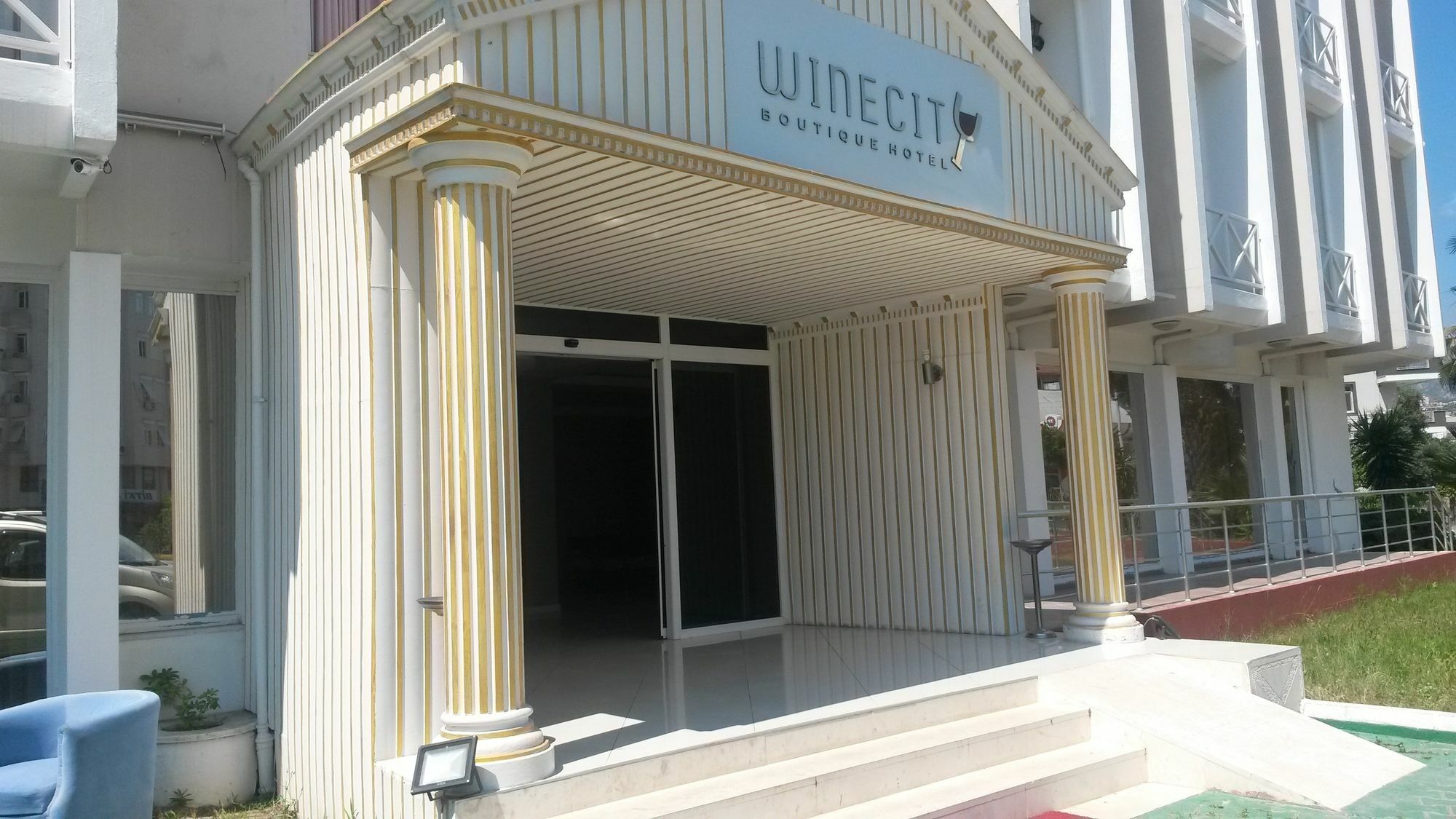 Winecity Hotel 뎀레 외부 사진